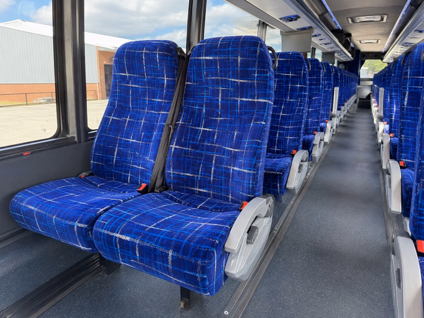 guest shuttles between chattanooga hotels and ceremony venues along the tennessee riverfront