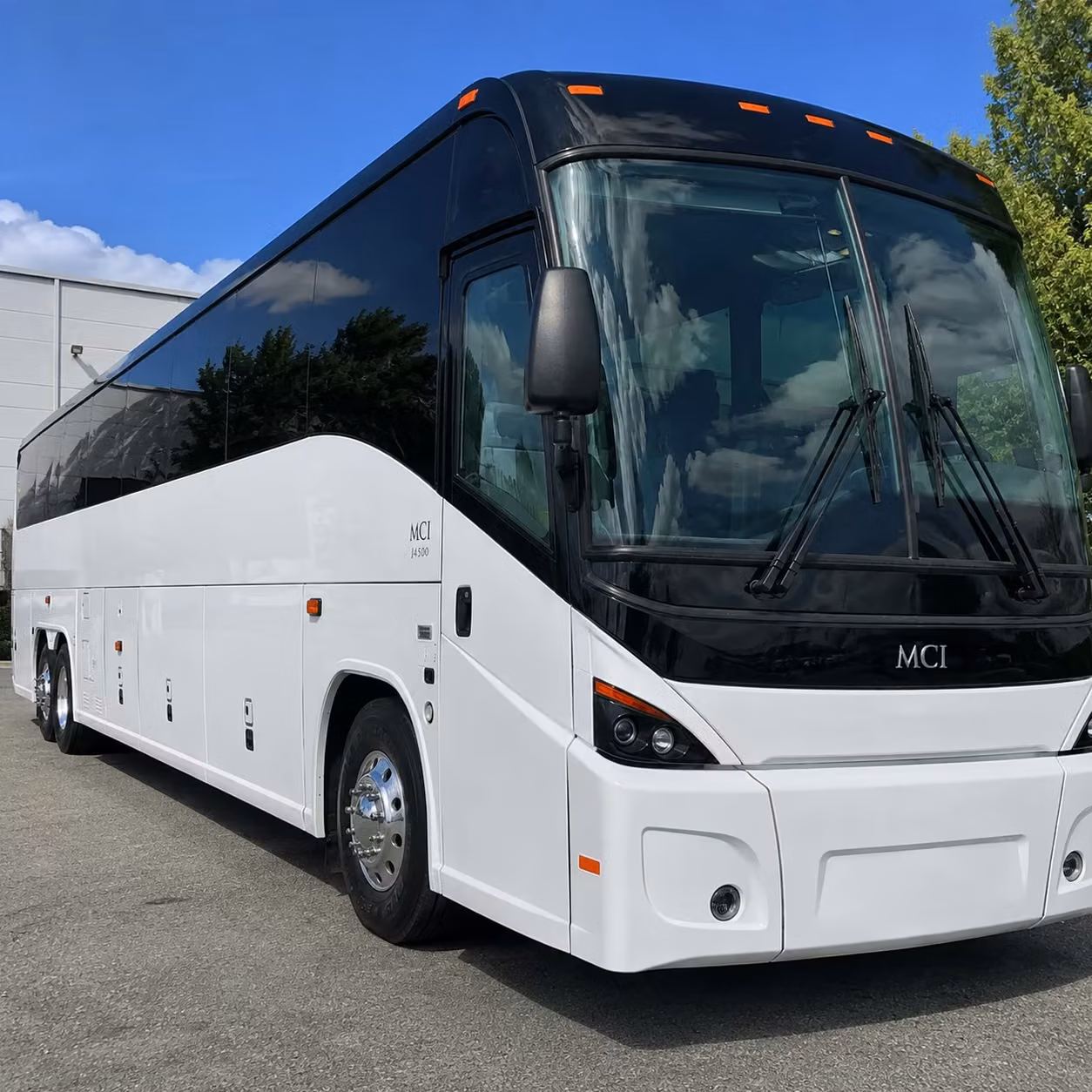 let a dedicated shuttle bus handle the daily commute across chattanooga s busiest routes